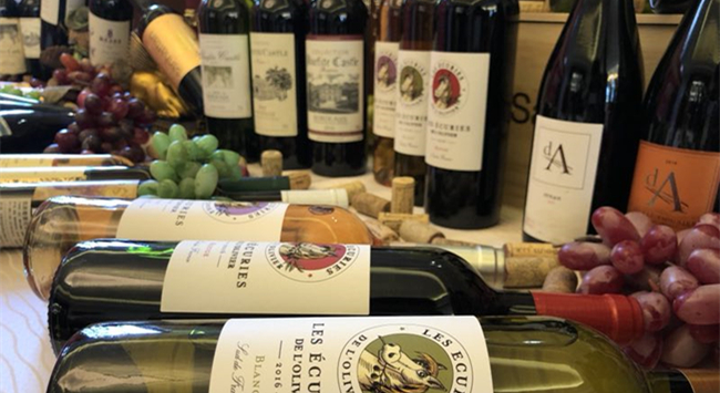 開(kāi)紅酒加盟店要怎樣招攬客人? 開(kāi)紅酒加盟店要怎樣招攬客人?